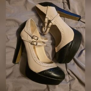 LC Lauren Conrad Black and Cream Heels